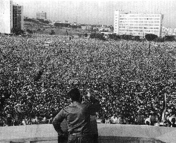 Fidel Castro addressing Havana crowd